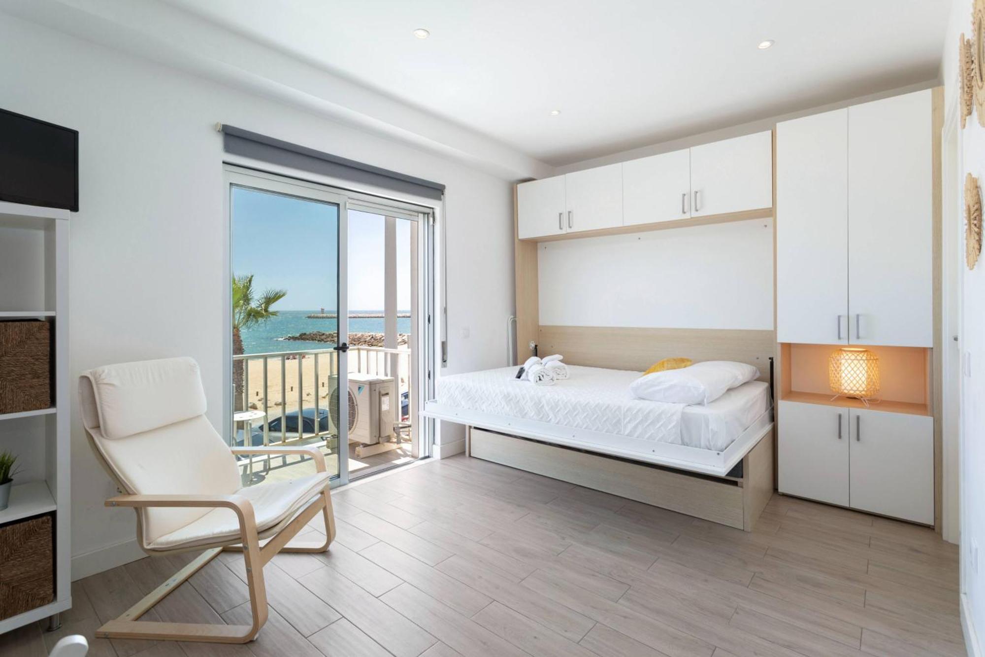 Centralgarve - Stunning Beach Front Studio - Astro Quarteira Exterior foto